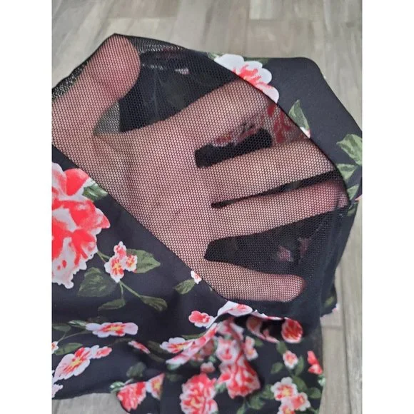 Torrid Black Floral Mesh Panel Short Sleeve Shirt Blouse Plus Size measures 1/2 - Picture 4 of 4